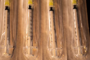 600-jeringuillas-jeringuilla-en-linea-inyeccion-vacuna-inyectar-vacunal